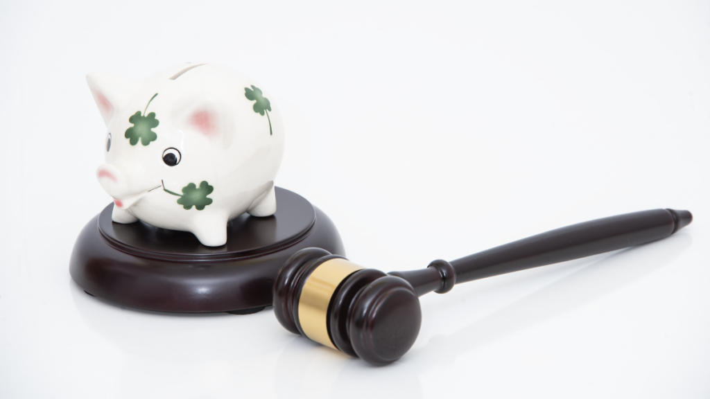 piggy-bank-next-to-gavel